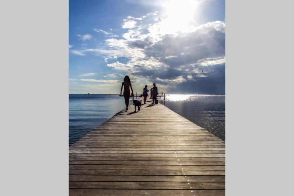 River Delight,Studio109, Beach & Pool Steps Away + Wifi Ruskin Eksteriør bilde