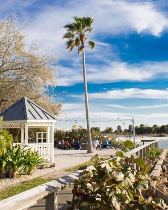 River Delight,Studio109, Beach & Pool Steps Away + Wifi Ruskin Eksteriør bilde